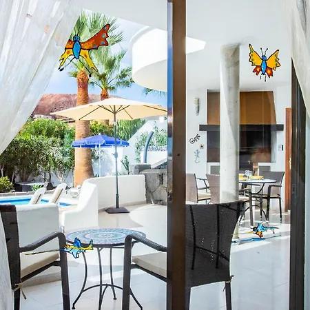 펜션 Gorgeous In Palmas Playa Blan With Private Swimming Pool, Be Inside Or Outside 플라야블랑카