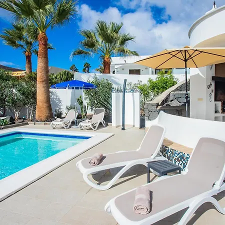 Gorgeous In Palmas Playa Blan With Private Swimming Pool, Be Inside Or Outside 펜션