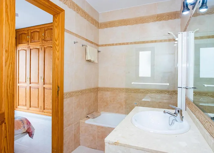 Gorgeous In Palmas Playa Blan With Private Swimming Pool, Be Inside Or Outside 플라야블랑카