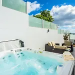 Gorgeous In Palmas Playa Blan With Private Swimming Pool, Be Inside Or Outside Prázdninový dům Playa Blanca (Lanzarote)